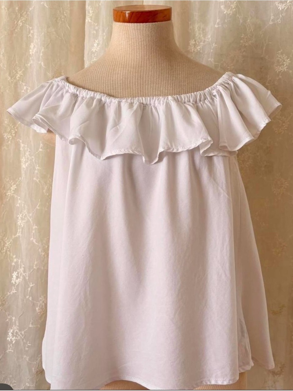 Velvet Heart Off Shoulder Ruffle Blouse in White Size Large